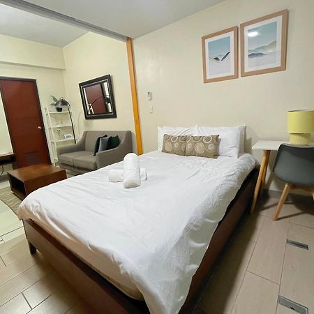 One Uptown Residence Infront Grand Hyatt 1Br, Washer,Fast Wifi Manila Exterior photo