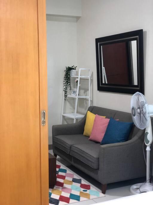 One Uptown Residence Infront Grand Hyatt 1Br, Washer,Fast Wifi Manila Exterior photo